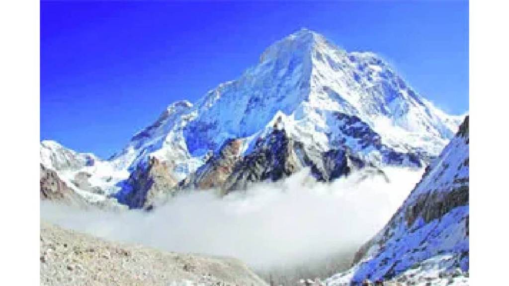 Mountaineer Jitendra Gaware successfully climbs Makalu the worlds fifth highest peak Mountaineer Jitendra Gaware successfully climbs Makalu the worlds fifth highest peak