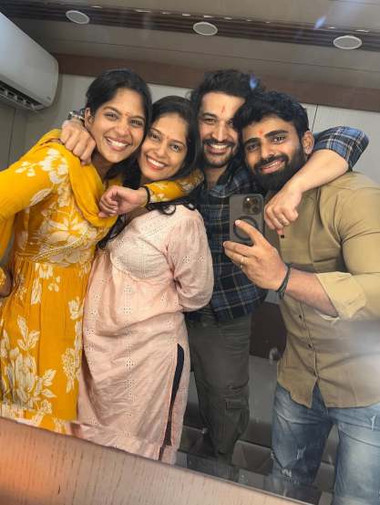 या मालिकेत 'फुलाला सुगंध मातीचा'फेम अभिनेत्री समृद्धी केळकर आणि 'मन धागा धागा जोडते नवा' या मालिकेतील अभिनेता अभिषेक रहाळकर ही नवी कोरी जोडी प्रमुख भूमिकेत दिसणार आहे.