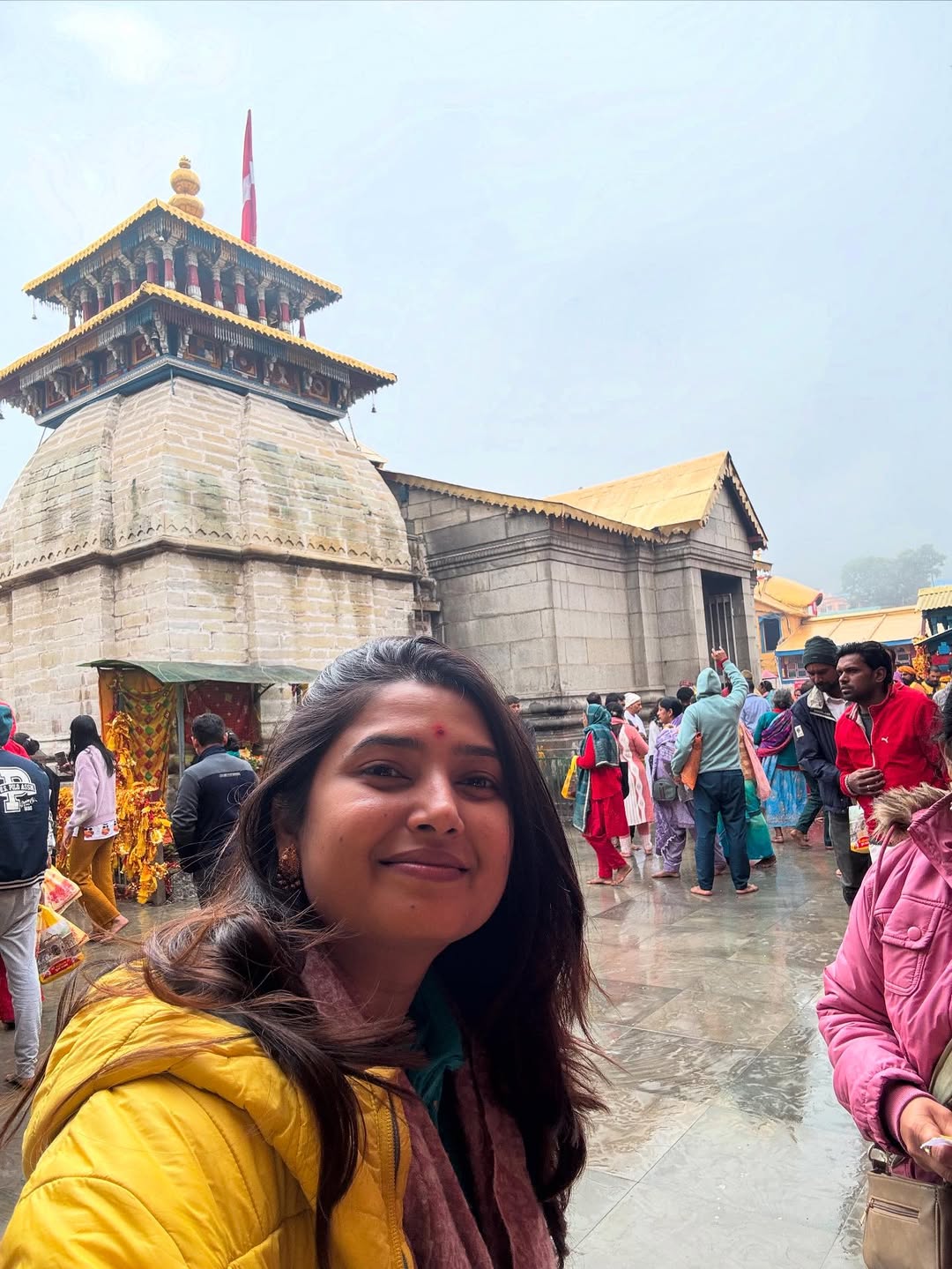 या यात्रेद्वारे या दोन्ही अभिनेत्रींनी आपल्या व्यग्र दिनचर्येतून वेळ काढून आध्यात्मिक शांतता अनुभवली आणि आपल्या चाहत्यांनाही धार्मिक स्थळांना भेट देण्याची प्रेरणा दिली आहे.