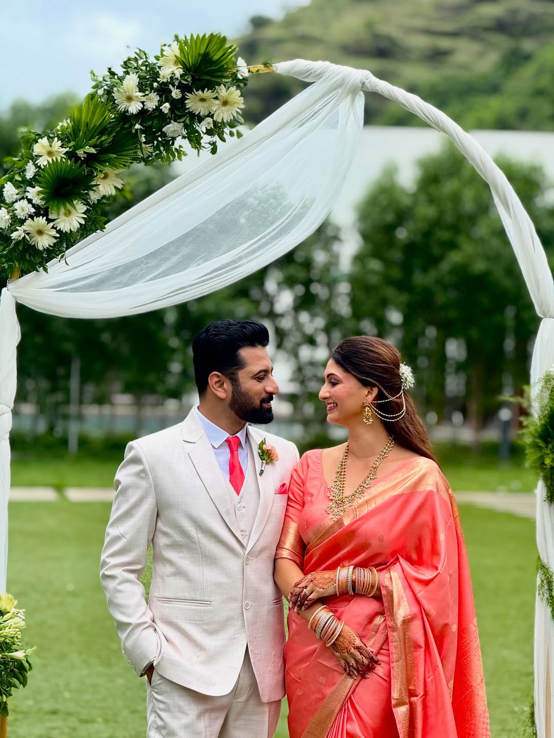 Akshar Kothari Wife Sarika Mangalsutra Design