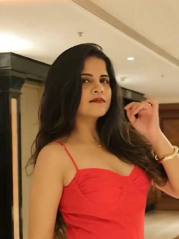 Amruta Deshmukh dance reel video