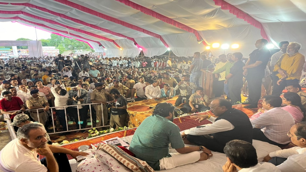 revenue minister Chandrashekhar bawankule meets bacchu kadu