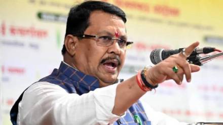 Congress legislature leader Vijay Wadettiwar criticized the government for destroying Maharashtra