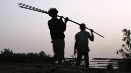 Construction workers march for pending issues in Ahilyanagar