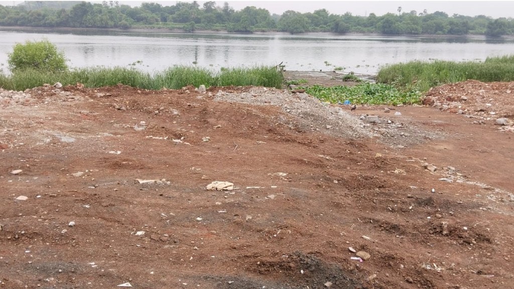 डोंबिवली देवीचापाडा खाडीतील बेकायदा भरावाची उच्चस्तर समितीकडून लवकरच पाहणी डोंबिवली देवीचापाडा खाडीतील बेकायदा भरावाची उच्चस्तर समितीकडून लवकरच पाहणी