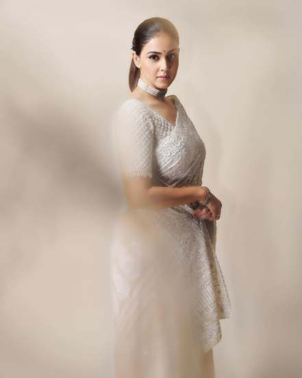 Genelia Deshmukh White Saree Look