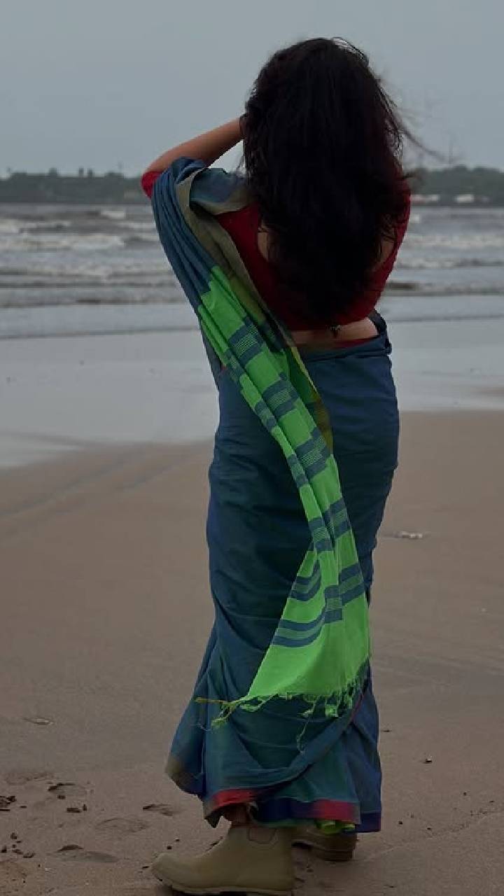 [Image: Girija-Oak-beach-photoshoot-5.jpg]