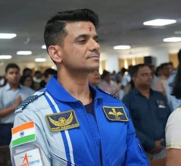 shubhanshu shukla axiom 4 mission falcon 9 lifts off to space