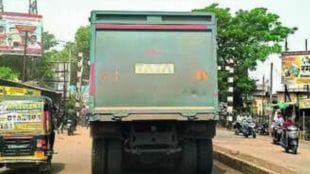 Illegal sand mining Bhandara without number plates trucks