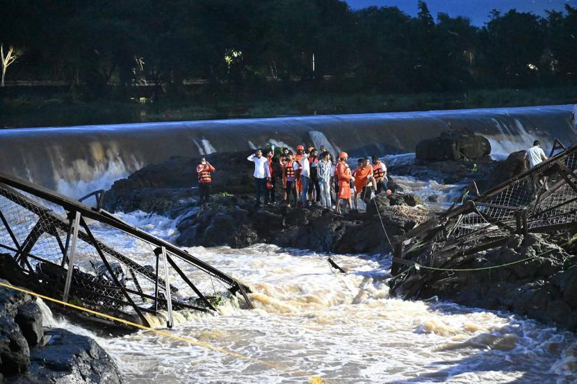 Kundmala Bridge Collapse Pune Latest Updates in Marathi