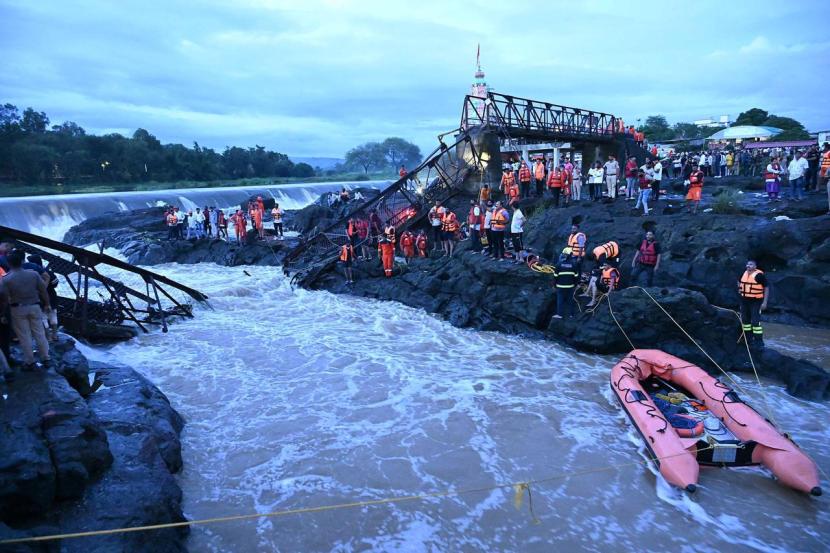 Kundmala Bridge Collapse Pune Latest Updates in Marathi