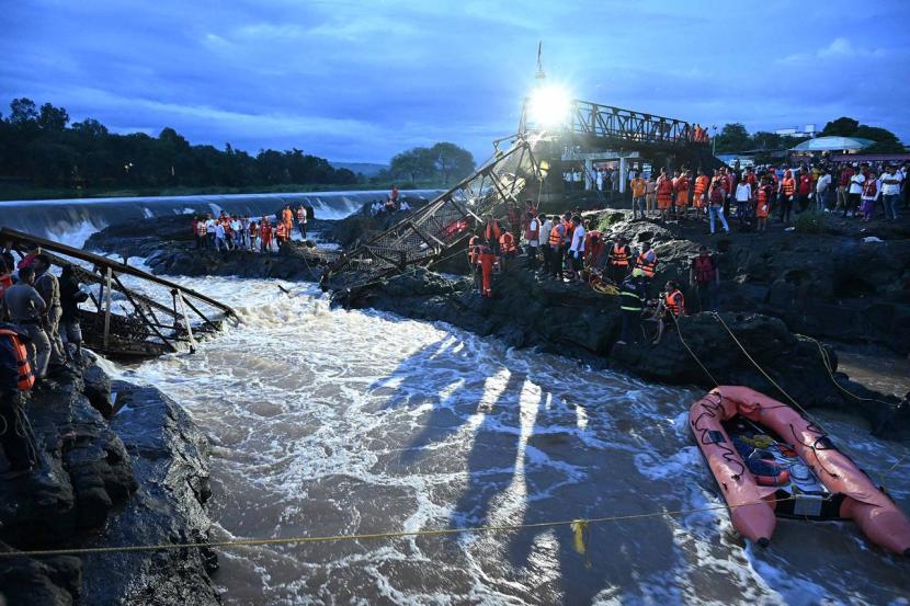 Kundmala Bridge Collapse Pune Latest Updates in Marathi