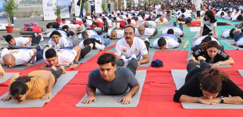 International Yoga Day 2025 Politicians Who Did Yoga