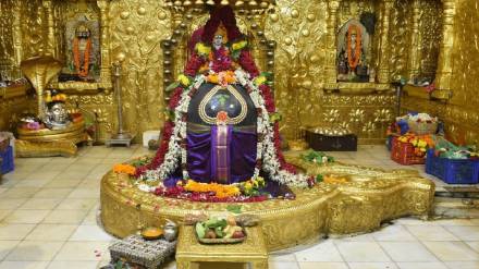 Devotees of Lord Shiva Somnath Jyotirlinga at thane city on 25th june wednesday