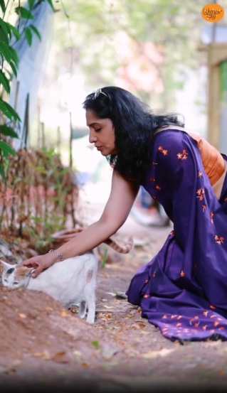 Madhurani Gokhale Purple Saree Look