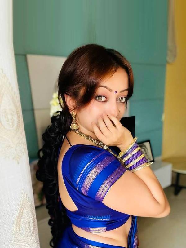 Manasi Naik purple Saree Look