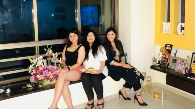 Mannara Chopra father passed away (1)