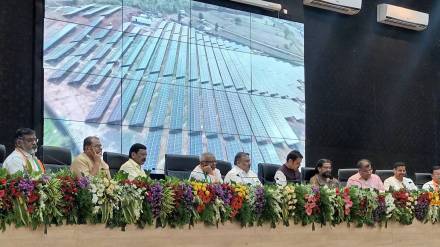 Maharashtra, akola, telhara, mukhyamantri saur Krishi vahini, project, inaugurated, chief minister, Devendra fadanvis, solar energy, electricity, benefits to farmers