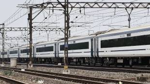 Mumbai Jalna Vande Bharat Express Nanded halt at Parbhani railway station