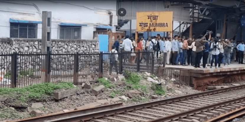 Mumbai railway tragedy today, 12 passengers fell off train Mumbai, Pushpak Express 5 dead news