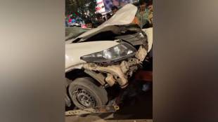 Mumbra Car hits four vehicles two injured road accident