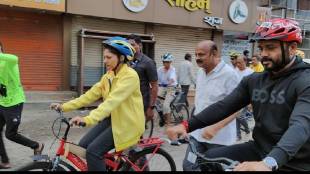 Saints palkhs left for Pandhari 4 000 cyclists from 80 cities joined unique Dindi