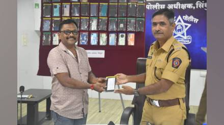 Sindhudurg Police used CEIR portal to trace 54 lost phones returned to owners