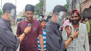 Akshay Kumar wearing killer mask reached outside cinema hall Housefull 5
