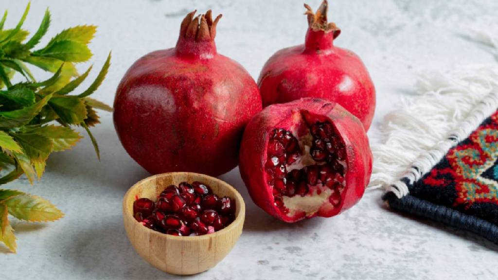 Premium pomegranates at Indapur market fetch record Rs 451 per kg bringing joy to farmers