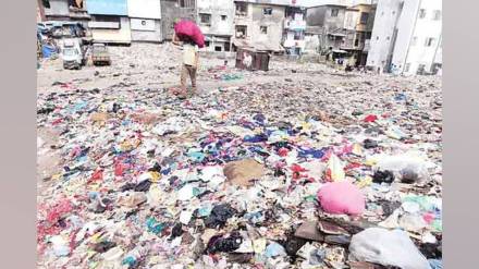Devendra Fadnavis reducing plastic bag use is a challenge state banned them due to pollution
