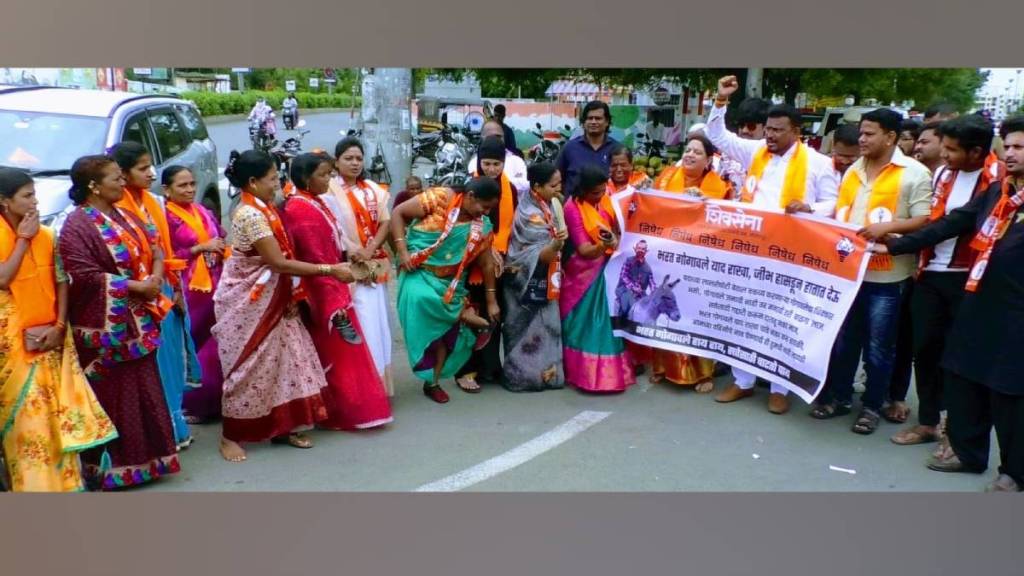 Shiv Sena UBT protested in Solapur against Bharat Gogavale’s remarks on Rashmi Thackeray