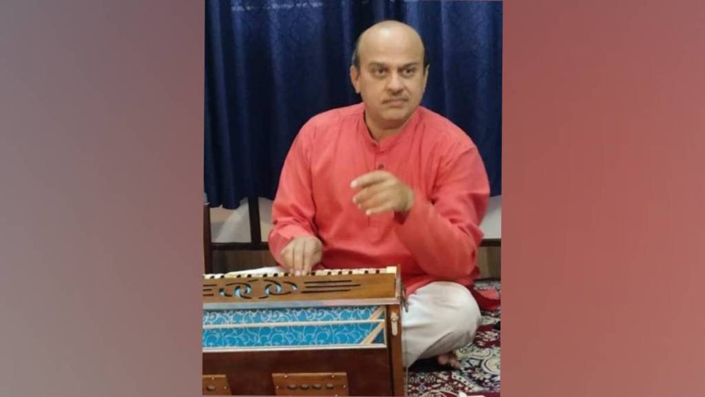 Dr Upendra Sahasrabuddhe awarded Pt Appasaheb Jalgaonkar Memorial Award by Gaanvardhan Sanstha