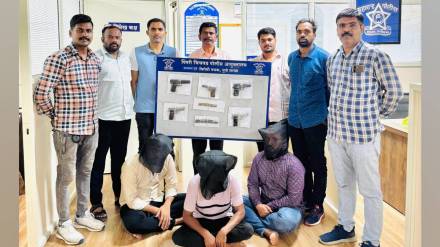 Pimpri Chinchwad Police arrested three individuals for selling pistols Pimpri Chinchwad Police arrested three individuals for selling pistols