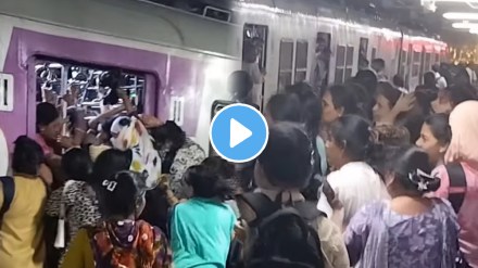Kalyan railway station ladies fighting