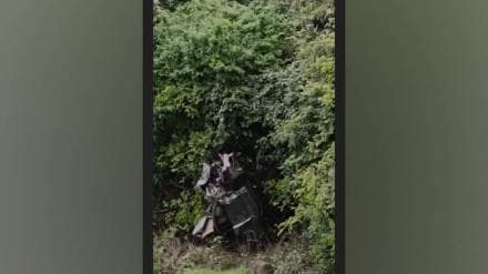 Ertiga car fell into 400 foot gorge at Anuskura Ghat one person killed