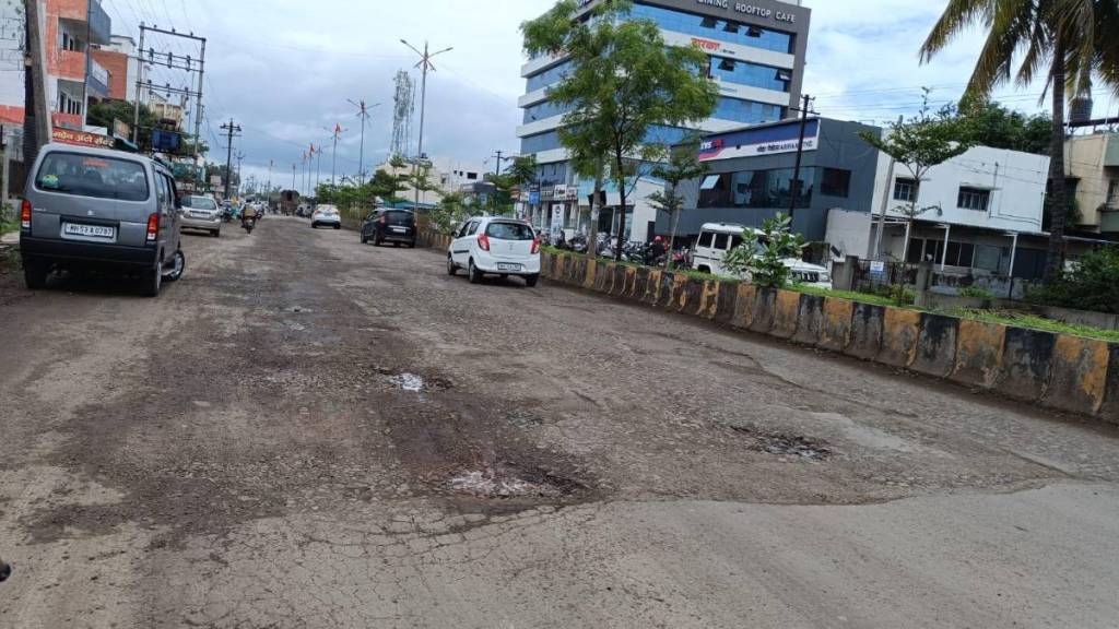 Phaltan streets filled with potholes and muck ahead of Palkhi in ten days Phaltan streets filled with potholes and muck ahead of Palkhi in ten days