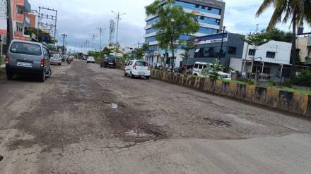 Phaltan streets filled with potholes and muck ahead of Palkhi in ten days