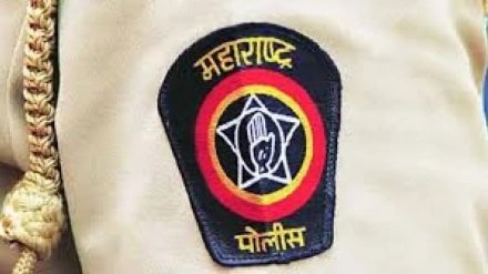 two pune Police employees suspended extorting money on Law College Road