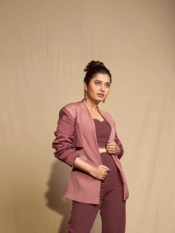 Prajakta Mali Blazer Suit Reel Video