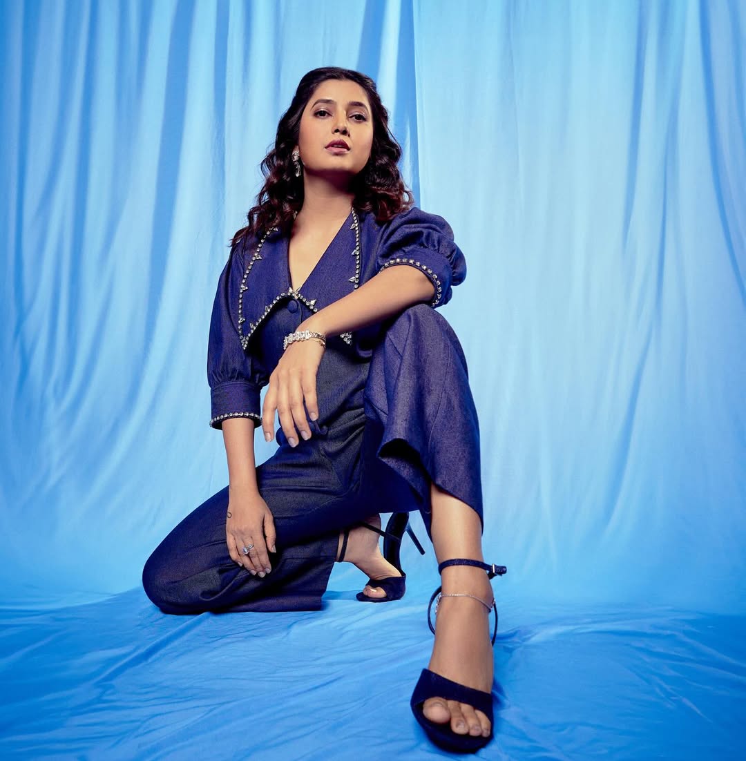 Prajakta Mali Blue Bodycon Dress Look