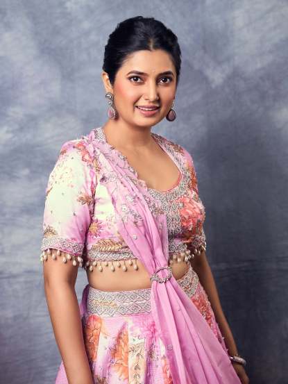 Prajakta Mali Pink Lehenga Look