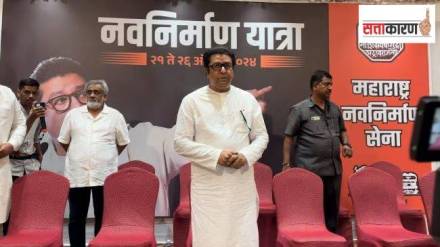 उद्धव ठाकरेंचा पुढाकार, पण राज यांचं मौन