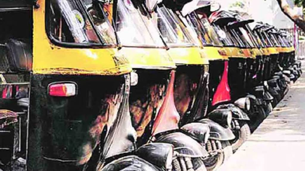 FIR registered against two rickshaw drivers for obstructing traffic in Dombivli West