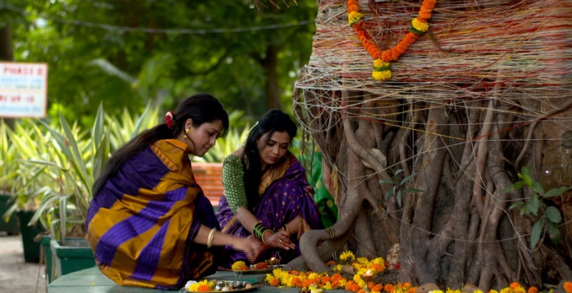 vat purnima 2025 vrat important of 5 fruits