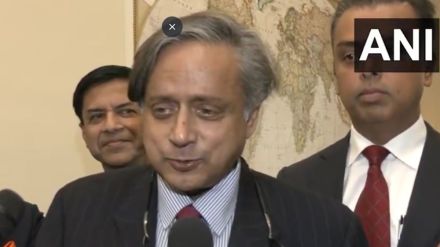 Shashi Tharoor speaks on terrorism and criticizes Pakistan