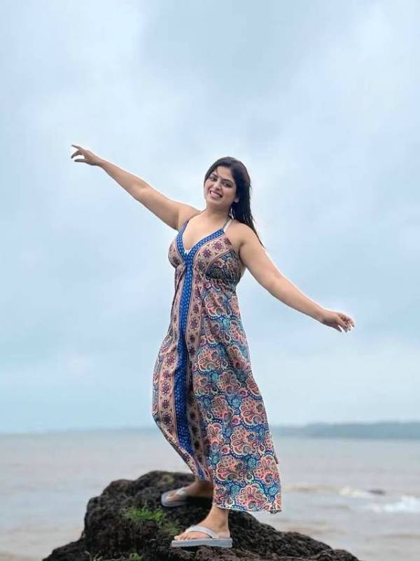 Smita shewale beach photoshoot