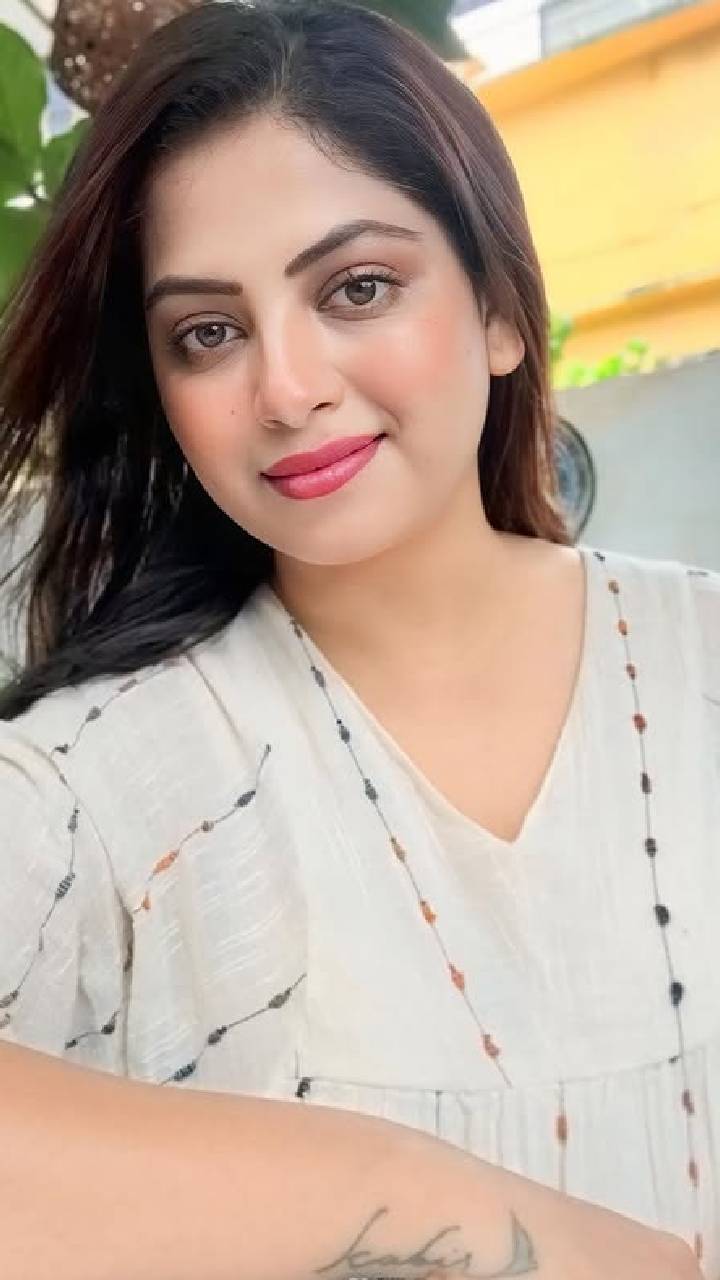 Smita shewale beach photoshoot