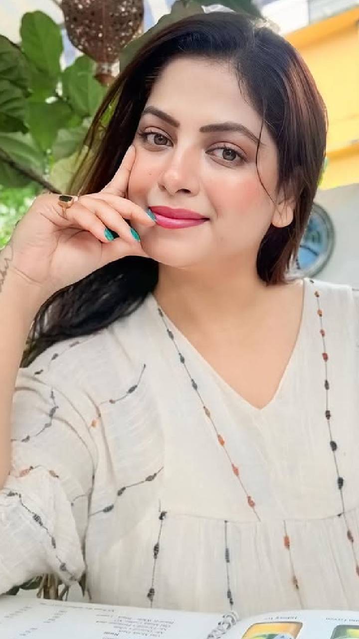 Smita shewale beach photoshoot