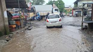 Thane roads damaged before highway entry point
