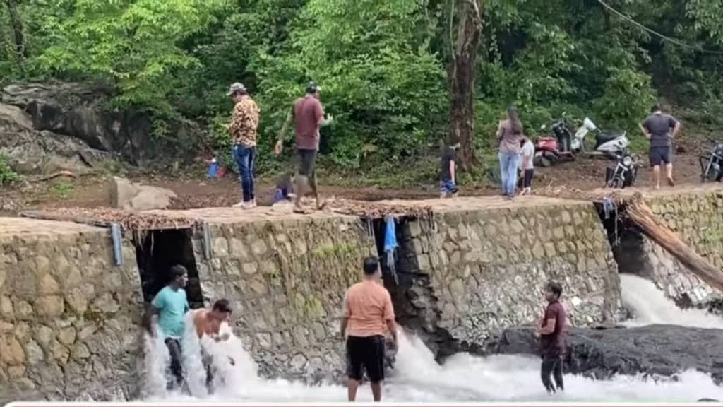 Vasai Tungareshwar waterfall closed for tourists to prevent monsoon accidents by forest department